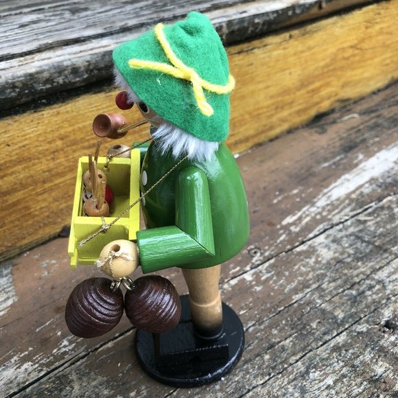 Steinbach Wooden Smoker Bunny Rabbit Seller Man German Incense Cone Burner SMKR - Picture 5 of 8